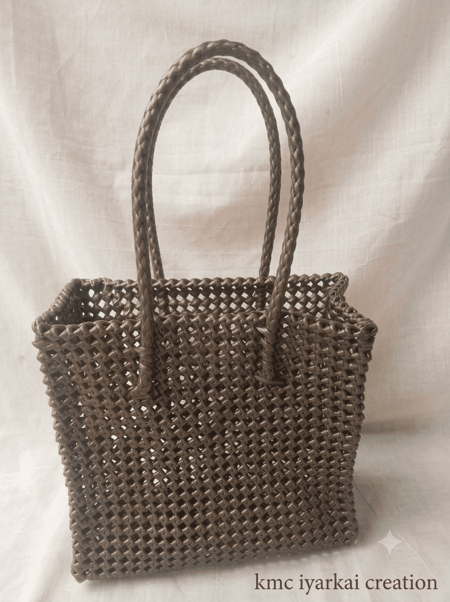 Deluxe metalic brown wire basket 24 cm x 23 cm premium quality